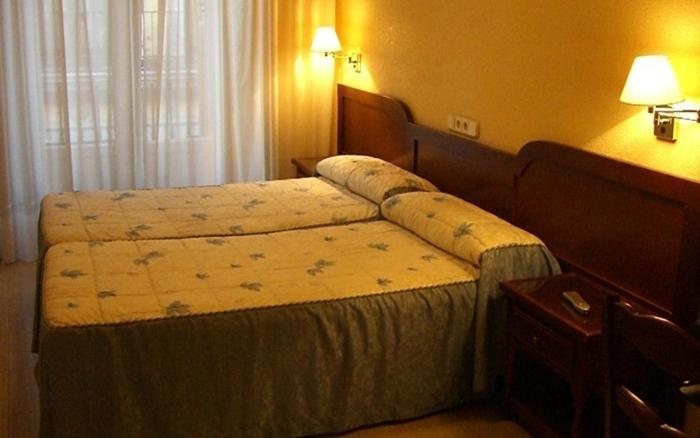 Hostal Benamar Hotel Madrid Szoba fotó